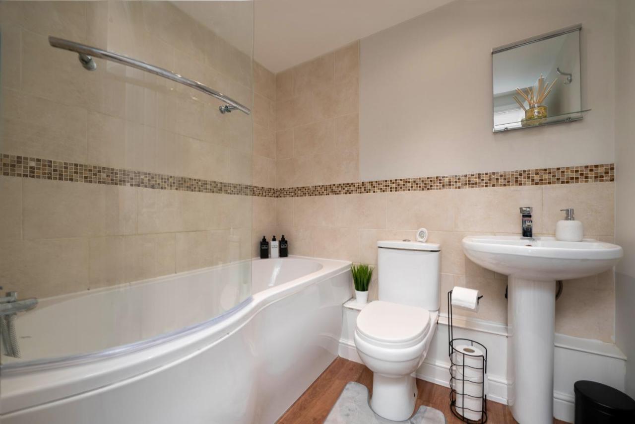Вілла Stunning 3 Bed With Parking & Garden Маркет-Рейзен Екстер'єр фото