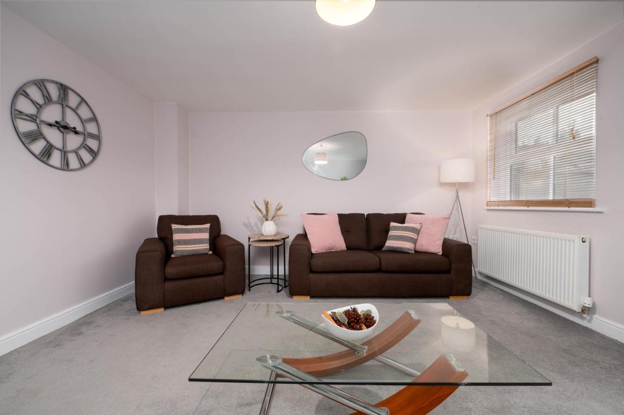 Вілла Stunning 3 Bed With Parking & Garden Маркет-Рейзен Екстер'єр фото